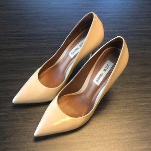 Steve Madden Nude pumps